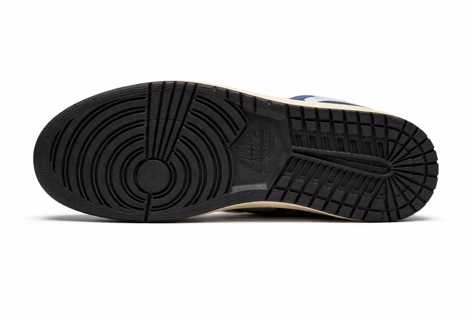 AIR JORDANS RETRO 1 image 4